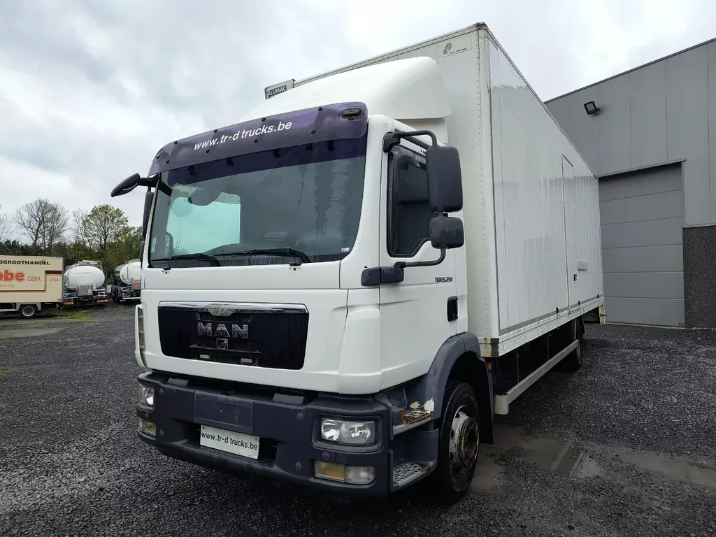 MAN TGM 15.250 2 SIDE PORTS