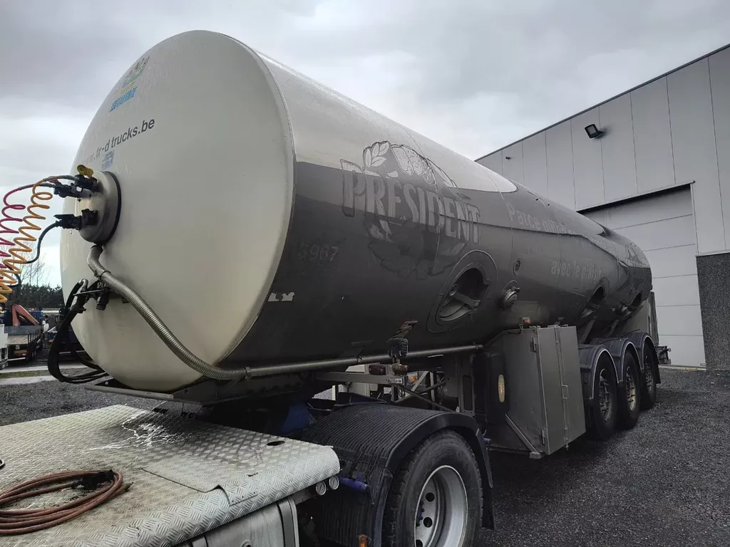 MAISONNEUVE 29000L INSULATED INOX TANK - PUMP - SAMPLE
