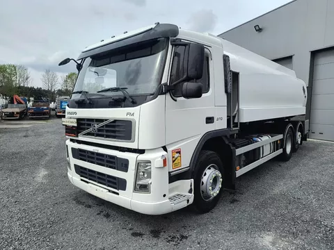 Volvo FM 370 18000L FUEL/CARBURANT - 5 COMP